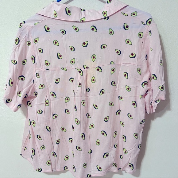 Love Notes Avocado Cropped Tee Sz M 💕So Cool. Looks great on💕 - Picture 7 of 7